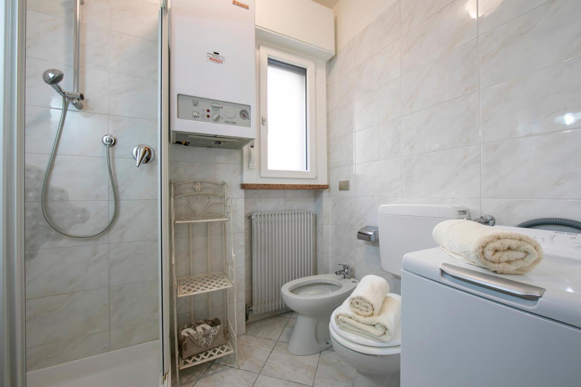 Lake View Dom-Us Apartment - Happy Rentals Riva del Garda Extérieur photo