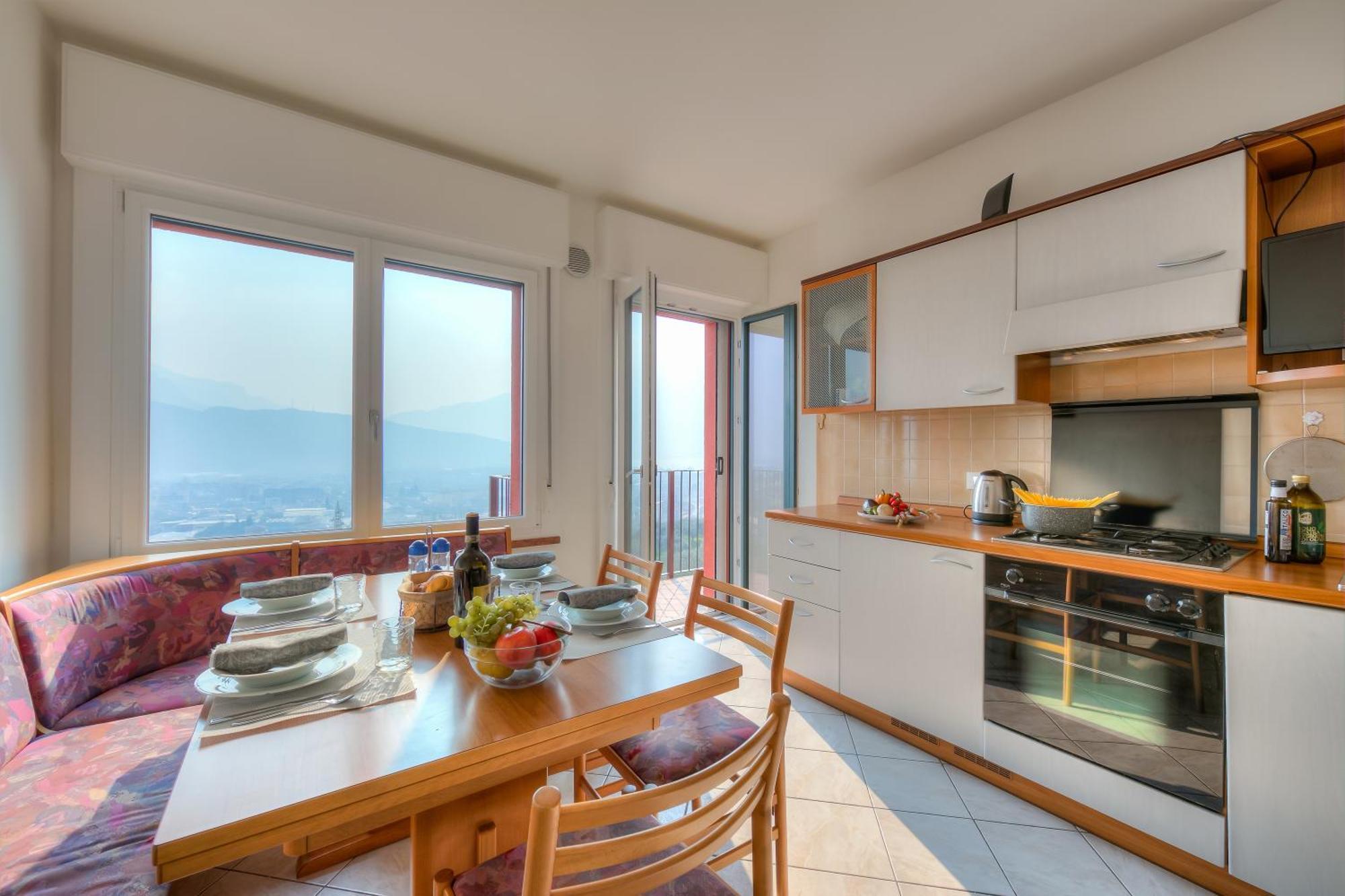 Lake View Dom-Us Apartment - Happy Rentals Riva del Garda Extérieur photo