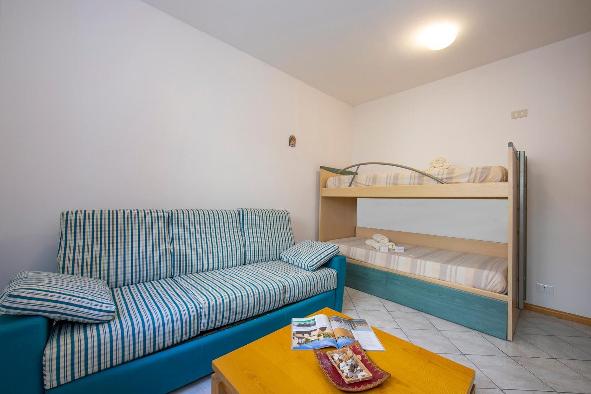 Lake View Dom-Us Apartment - Happy Rentals Riva del Garda Extérieur photo