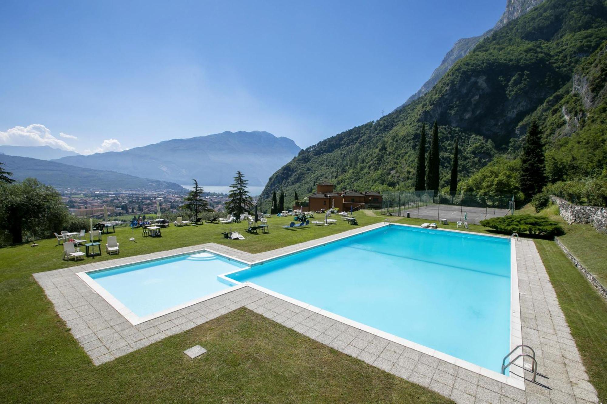 Lake View Dom-Us Apartment - Happy Rentals Riva del Garda Extérieur photo