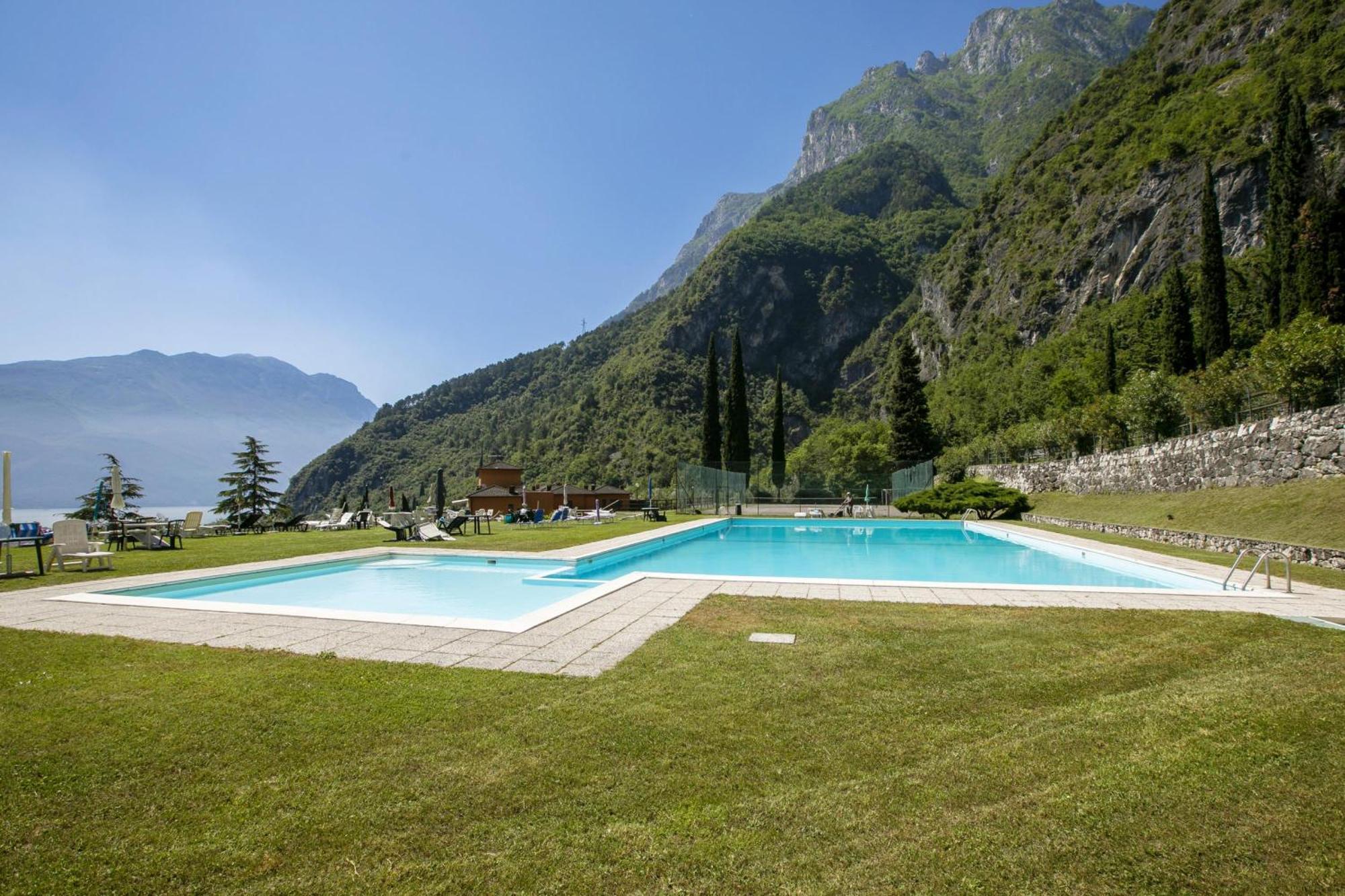 Lake View Dom-Us Apartment - Happy Rentals Riva del Garda Extérieur photo