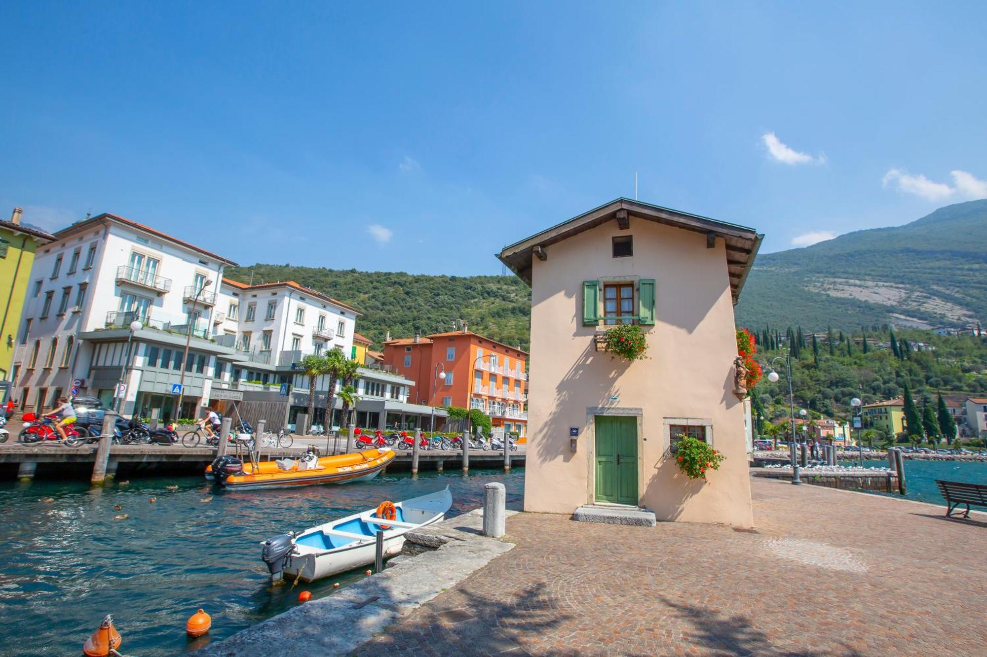 Lake View Dom-Us Apartment - Happy Rentals Riva del Garda Extérieur photo