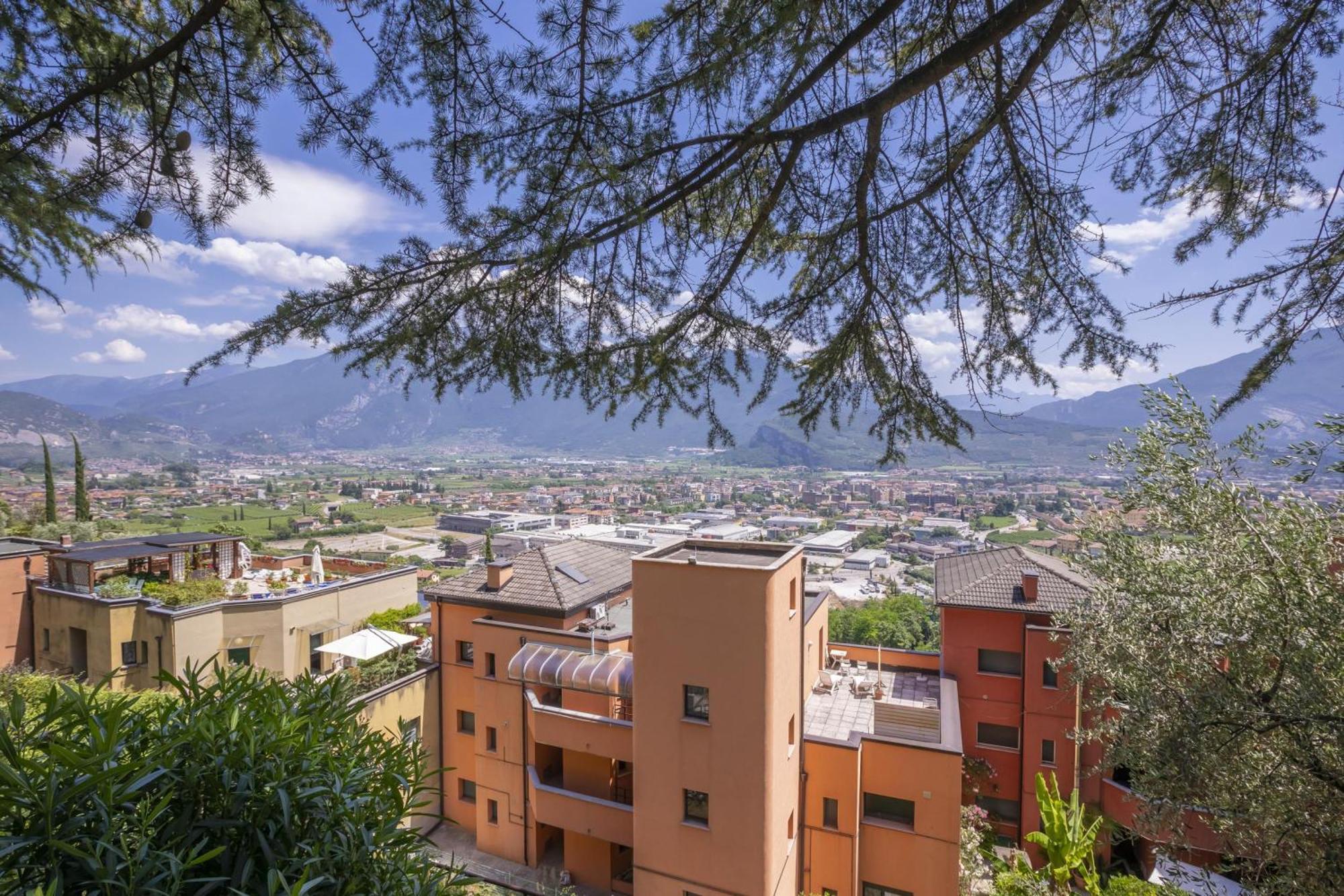 Lake View Dom-Us Apartment - Happy Rentals Riva del Garda Extérieur photo