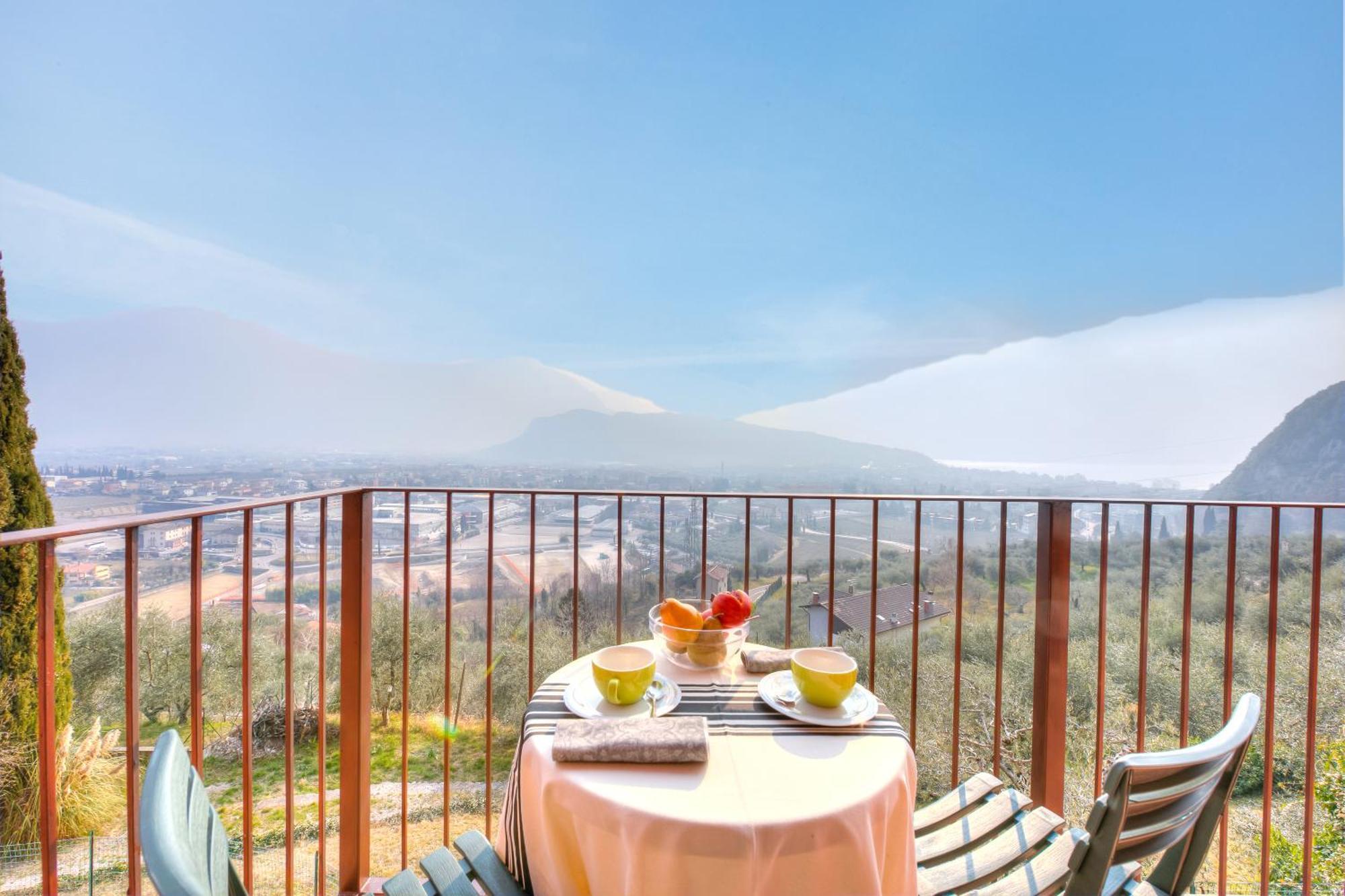 Lake View Dom-Us Apartment - Happy Rentals Riva del Garda Extérieur photo